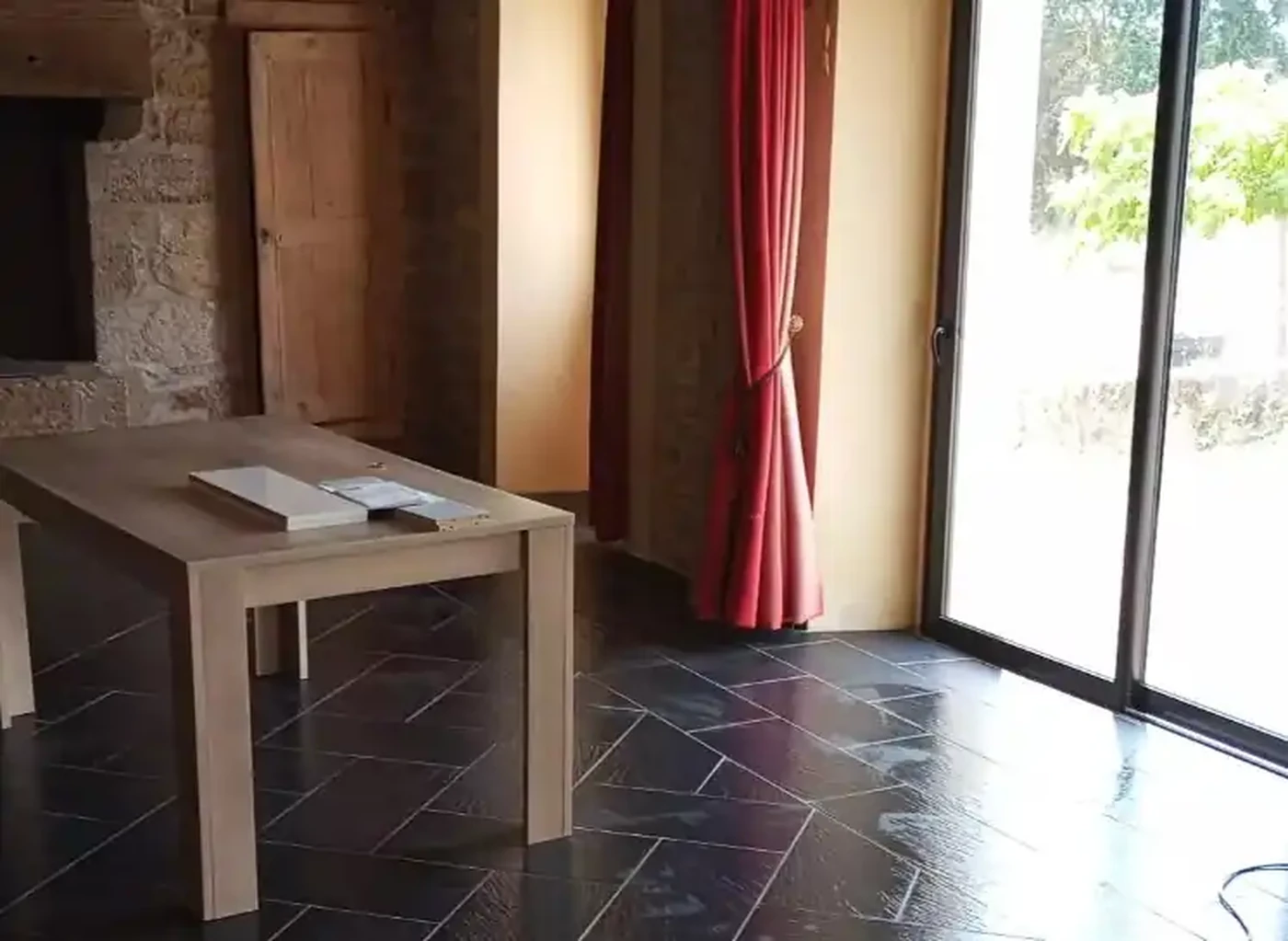 Nettoyage au domicile d'un particulier par Arc en ciel Nettoyage : entreprise de nettoyage à Cholet